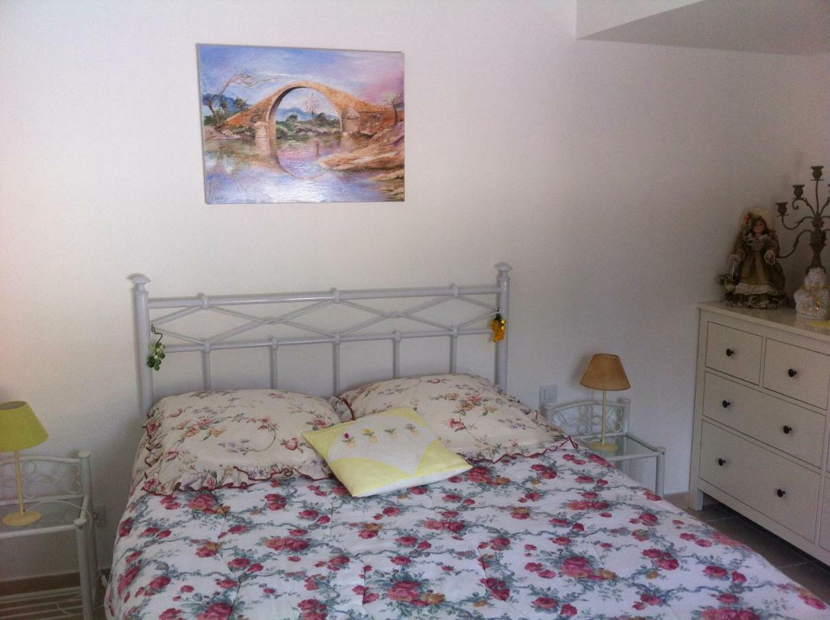 Les Cigales Des Pres Appartement Aups Buitenkant foto